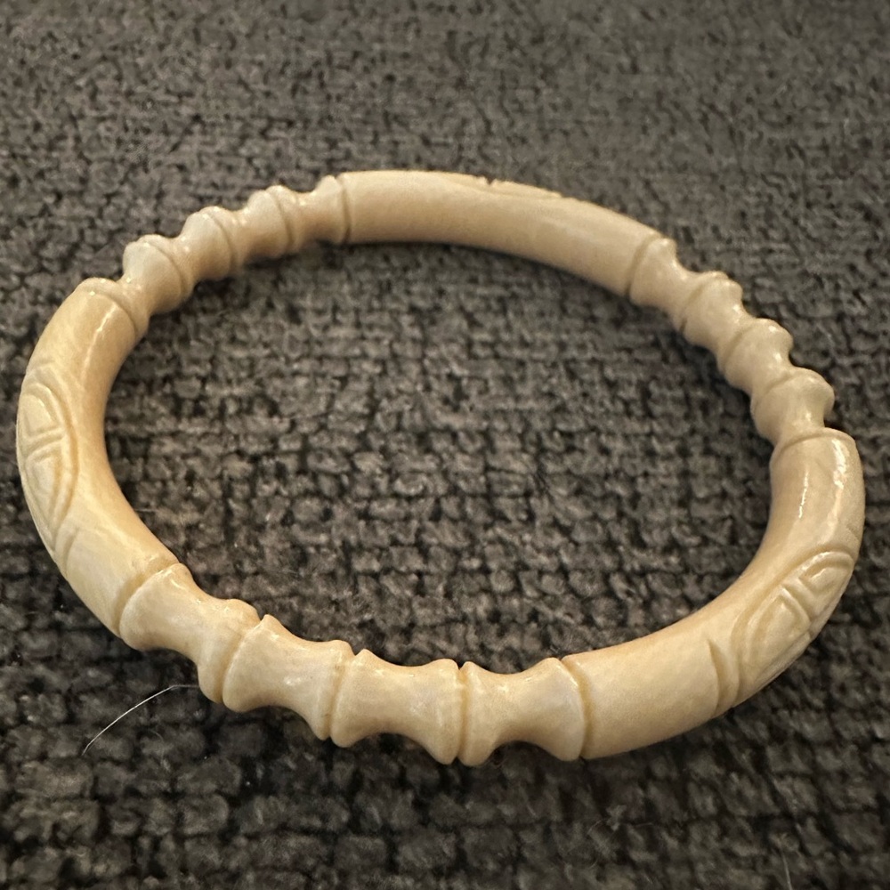 Vintage Carved Cream Women’s Bangle Bracelet